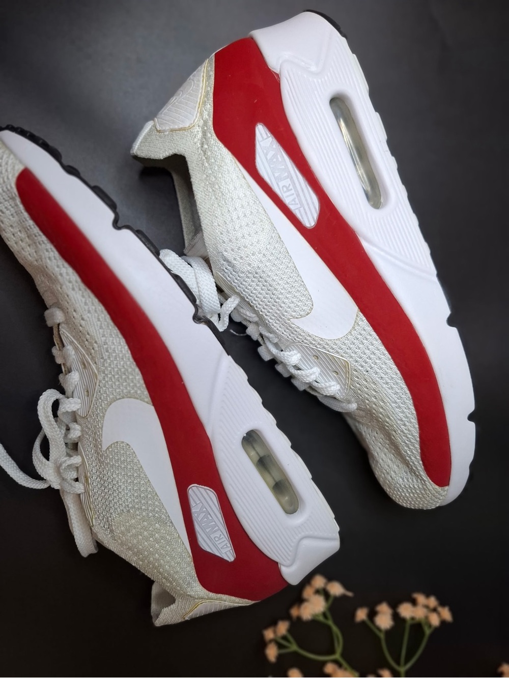 Nike Women’s White and Red Air Max Style Sneakers